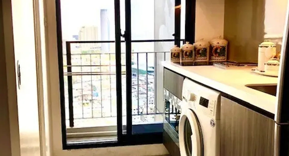 Wohnung zur Miete mit Studio in Khlong San, Bangkok