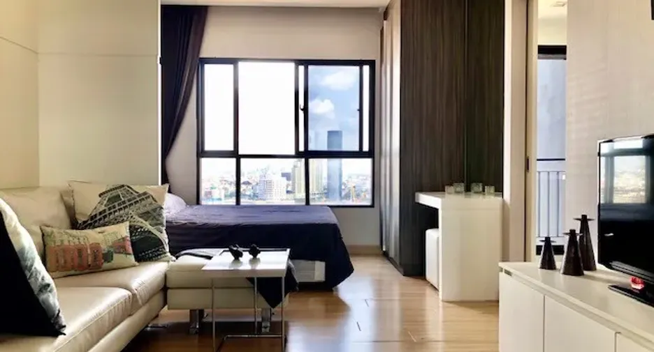 Wohnung zur Miete mit Studio in Khlong San, Bangkok