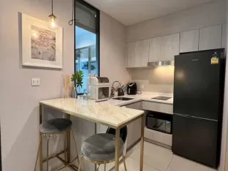 Wohnung zur Miete mit 1 Zimmer in Pathum Wan, Bangkok