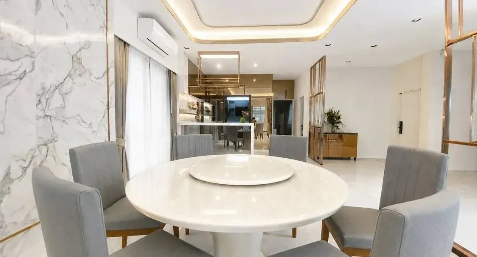 Casa en alquiler de 5 habitaciones en Prawet, Bangkok