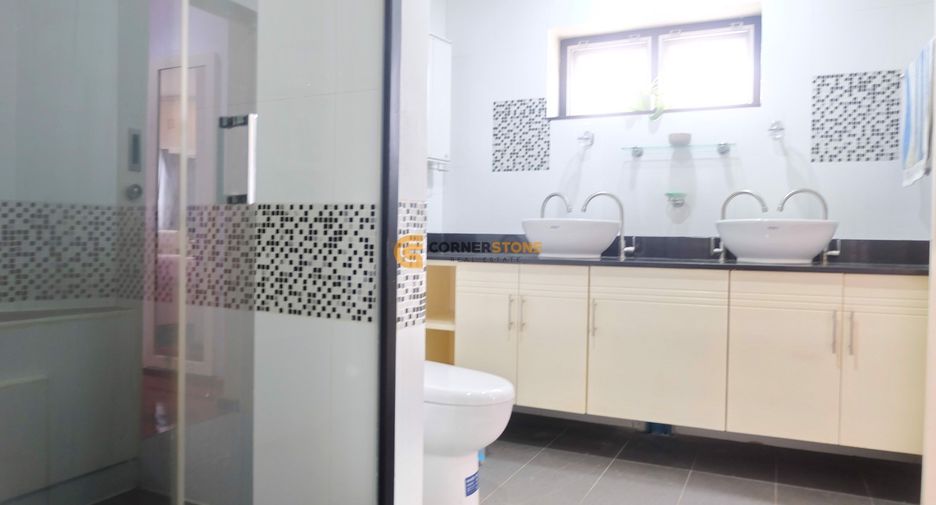 For sale 2 bedrooms condo in Na Jomtien, Pattaya