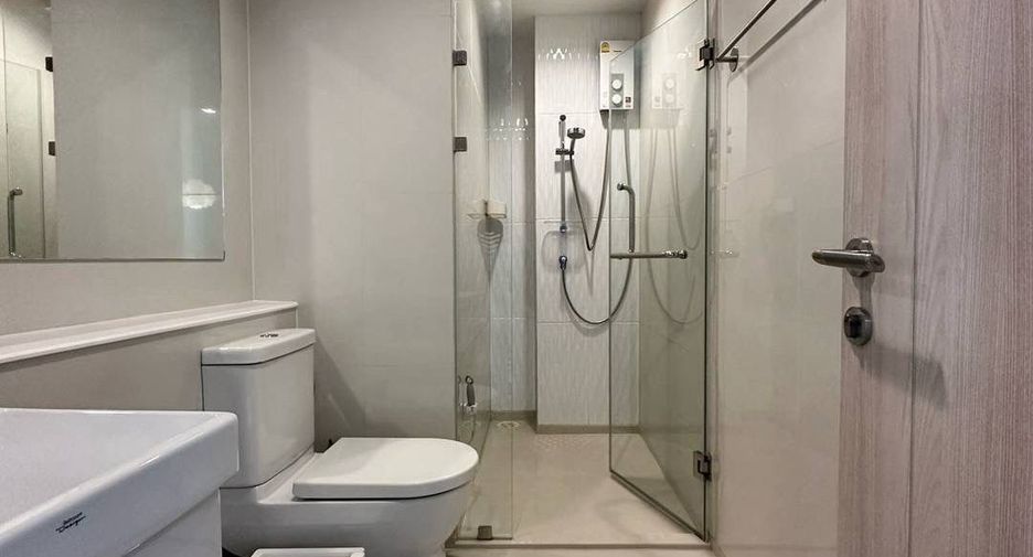 Wohnung zur Miete mit 1 Zimmer in Pathum Wan, Bangkok