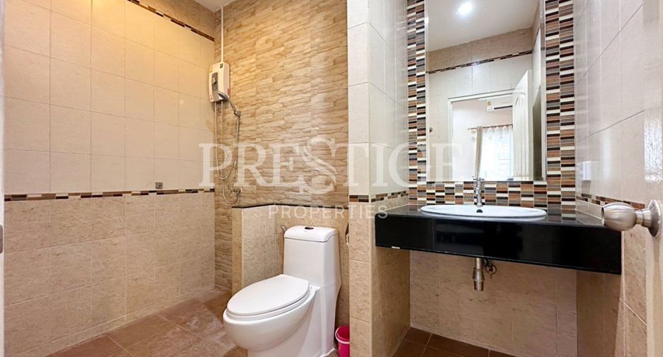 Casa en alquiler de 3 habitaciones en Bang Lamung, Chonburi