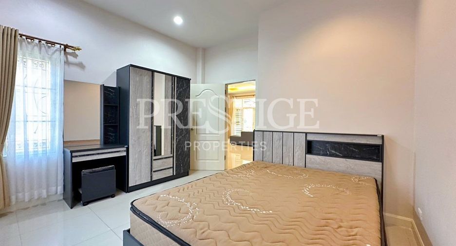 Casa en alquiler de 3 habitaciones en Bang Lamung, Chonburi