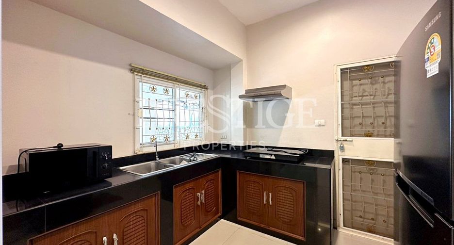 Casa en alquiler de 3 habitaciones en Bang Lamung, Chonburi