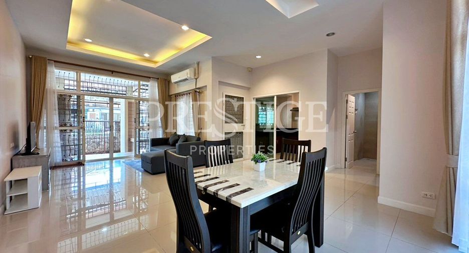 Casa en alquiler de 3 habitaciones en Bang Lamung, Chonburi