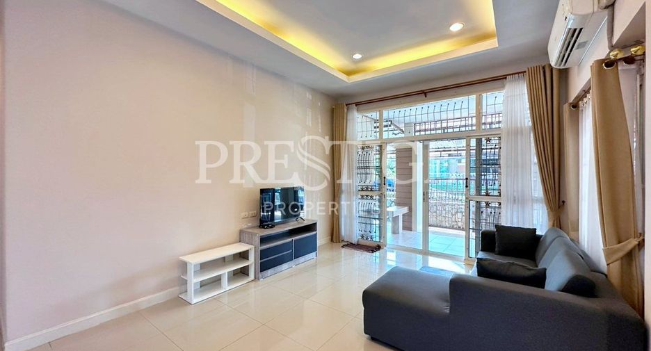Casa en alquiler de 3 habitaciones en Bang Lamung, Chonburi