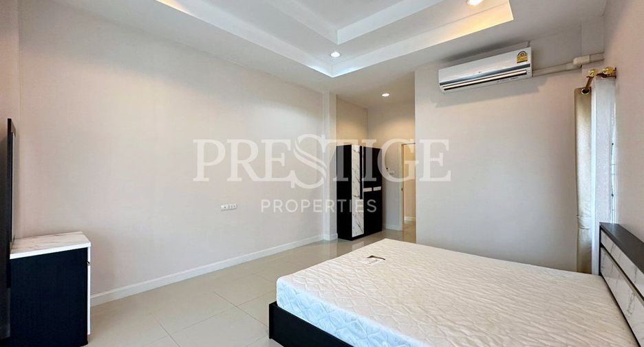 Casa en alquiler de 3 habitaciones en Bang Lamung, Chonburi