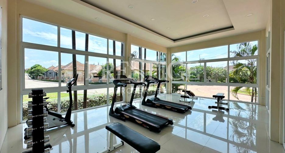 Casa en alquiler de 3 habitaciones en Bang Lamung, Chonburi