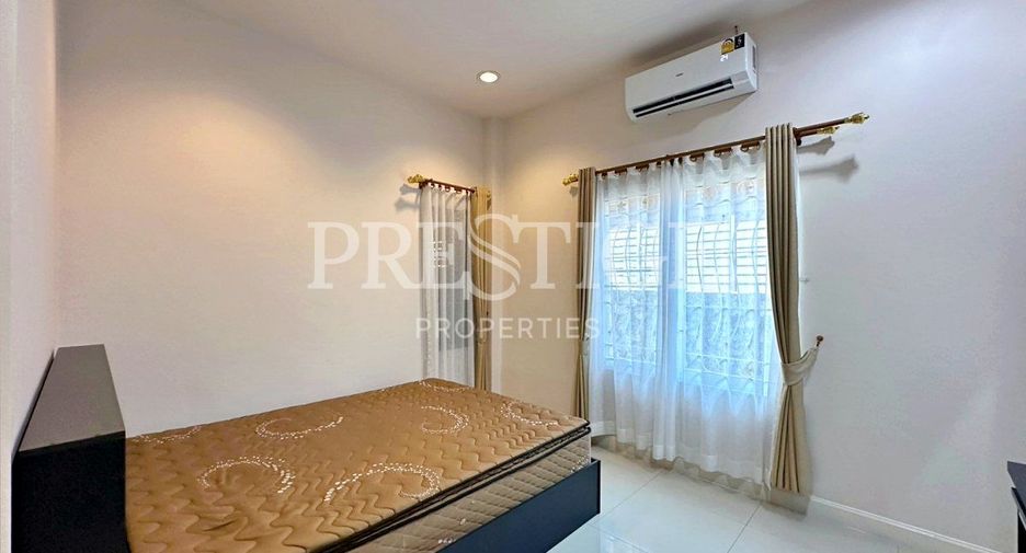 Casa en alquiler de 3 habitaciones en Bang Lamung, Chonburi