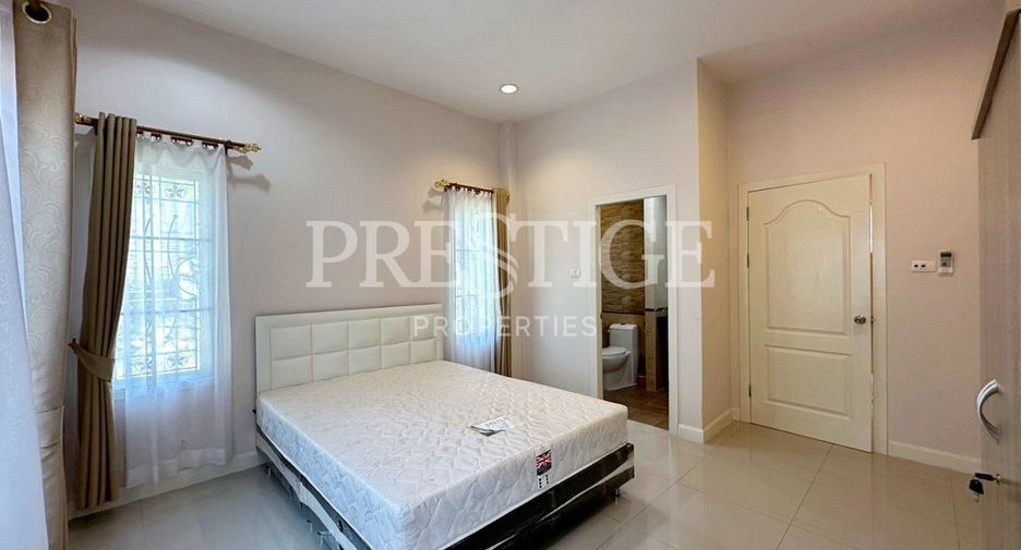 Casa en alquiler de 3 habitaciones en Bang Lamung, Chonburi