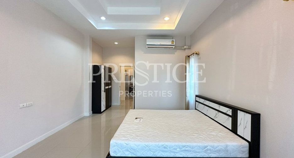 Casa en alquiler de 3 habitaciones en Bang Lamung, Chonburi