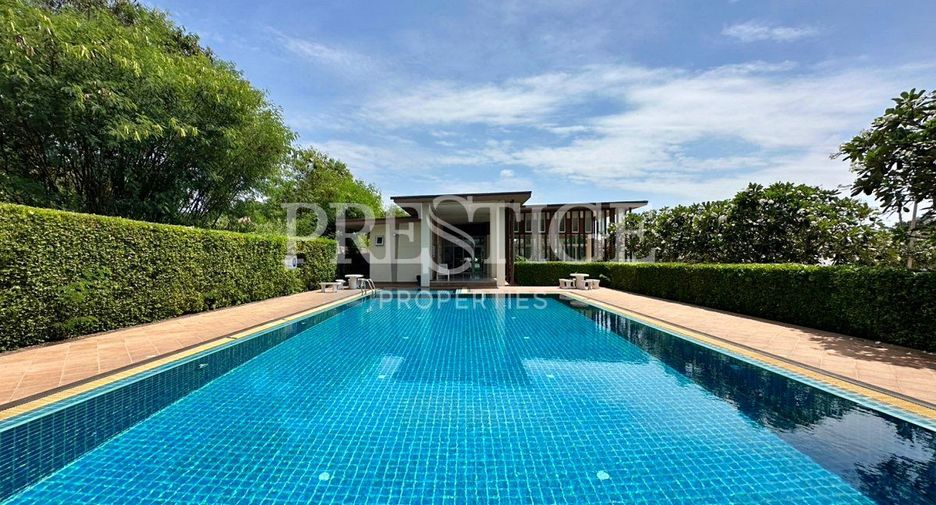 Casa en alquiler de 3 habitaciones en Bang Lamung, Chonburi