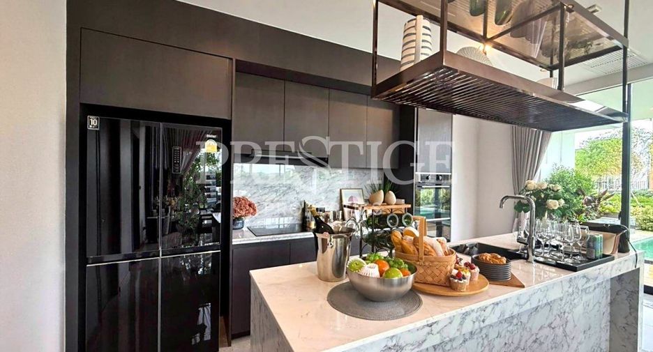 For sale 4 bedrooms house in Bang Lamung, Chonburi