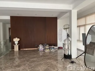 For sale and for rent retail Space in Watthana, Bangkok