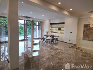 For sale and for rent retail Space in Watthana, Bangkok
