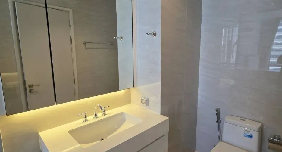 For rent 1 bed condo in Pathum Wan, Bangkok