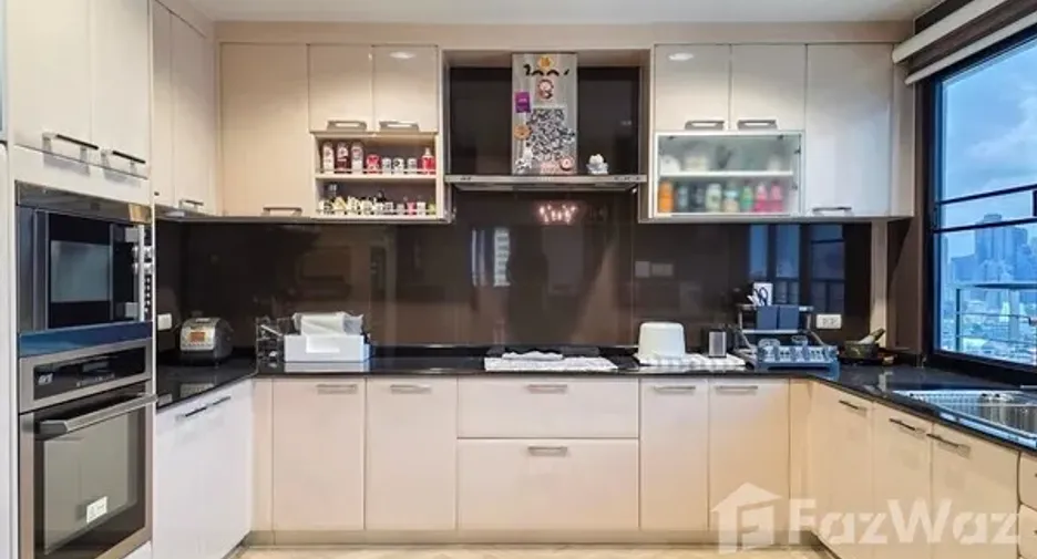 For sale 2 bedrooms condo in Bang Rak, Bangkok