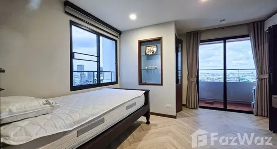 For sale 2 bedrooms condo in Bang Rak, Bangkok