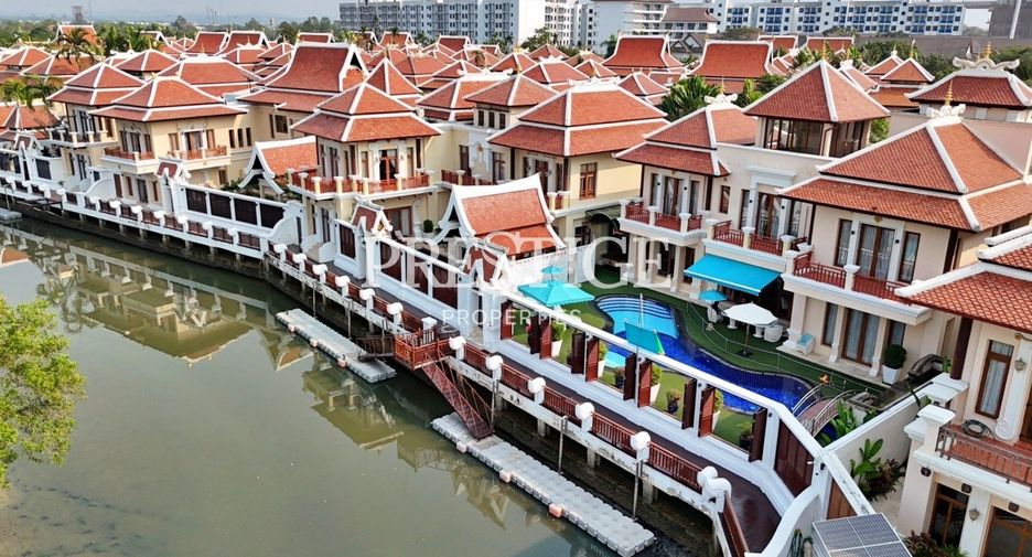 For sale 4 bedrooms house in Na Jomtien, Pattaya