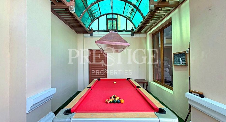 For sale 4 bedrooms house in Na Jomtien, Pattaya