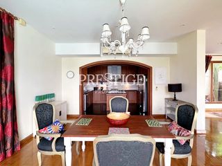 For sale 4 bedrooms house in Na Jomtien, Pattaya