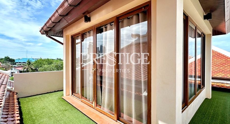 For sale 4 bedrooms house in Na Jomtien, Pattaya