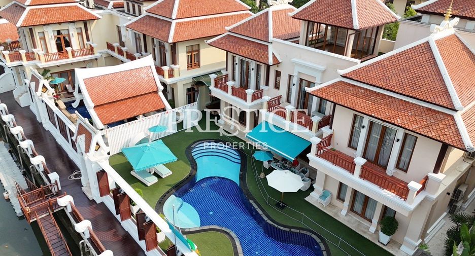 For sale 4 bedrooms house in Na Jomtien, Pattaya