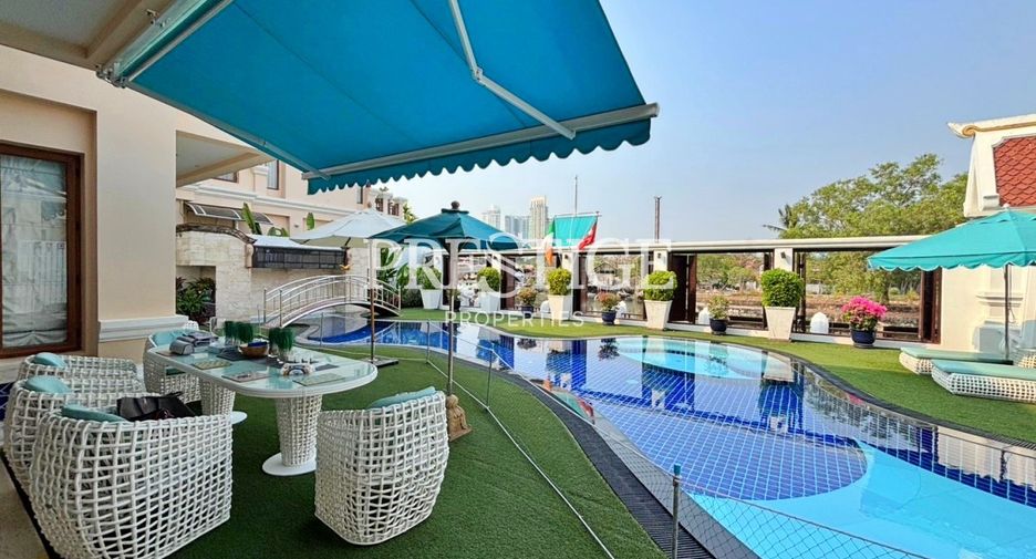 For sale 4 bedrooms house in Na Jomtien, Pattaya