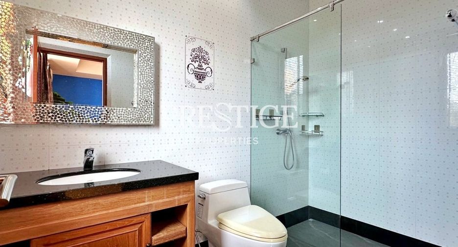 For sale 4 bedrooms house in Na Jomtien, Pattaya