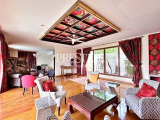 For sale 4 bedrooms house in Na Jomtien, Pattaya