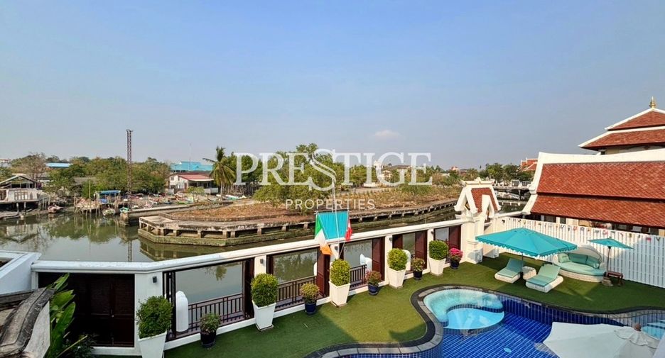 For sale 4 bedrooms house in Na Jomtien, Pattaya