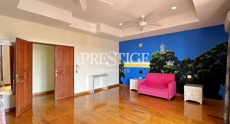 For sale 4 bedrooms house in Na Jomtien, Pattaya