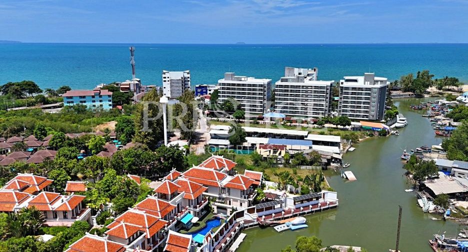 For sale 4 bedrooms house in Na Jomtien, Pattaya