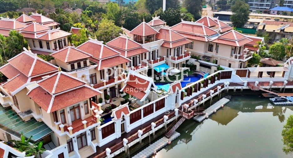 For sale 4 bedrooms house in Na Jomtien, Pattaya