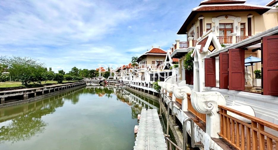 For sale 4 bedrooms house in Na Jomtien, Pattaya