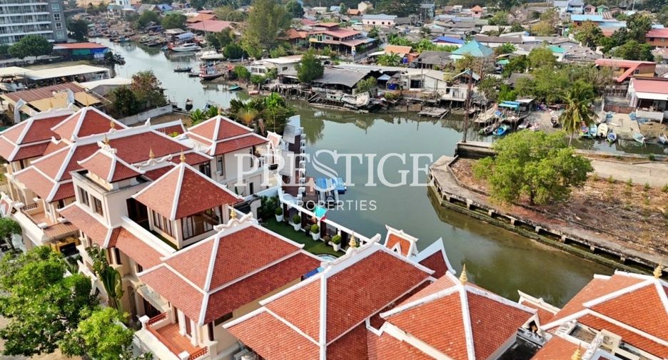 For sale 4 bedrooms house in Na Jomtien, Pattaya