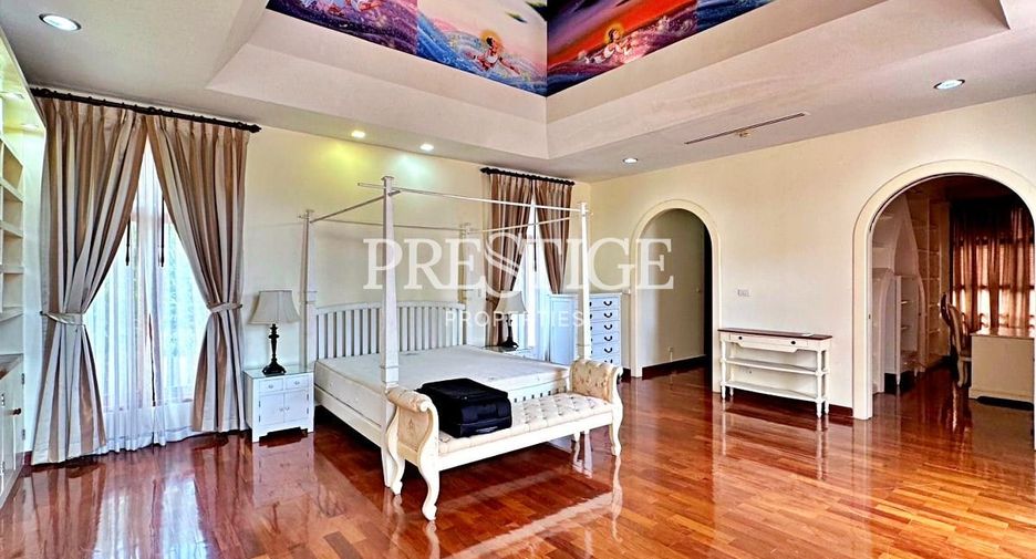 For sale 4 bedrooms house in Na Jomtien, Pattaya