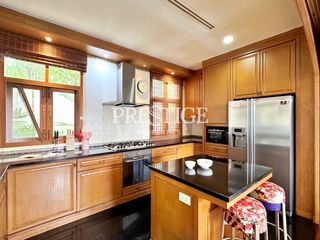 For sale 4 bedrooms house in Na Jomtien, Pattaya