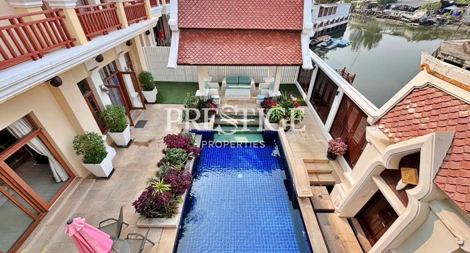 For sale 4 bedrooms house in Na Jomtien, Pattaya