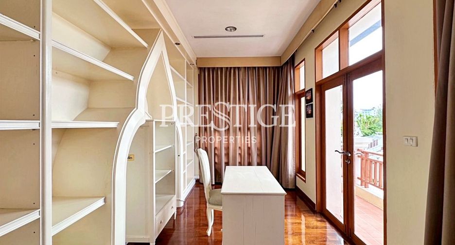 For sale 4 bedrooms house in Na Jomtien, Pattaya
