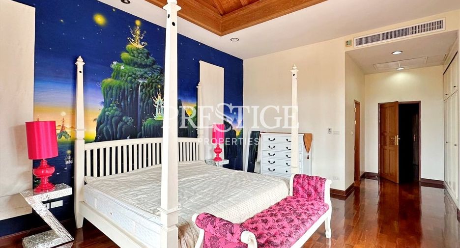 For sale 4 bedrooms house in Na Jomtien, Pattaya