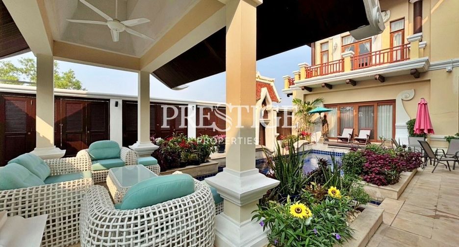 For sale 4 bedrooms house in Na Jomtien, Pattaya
