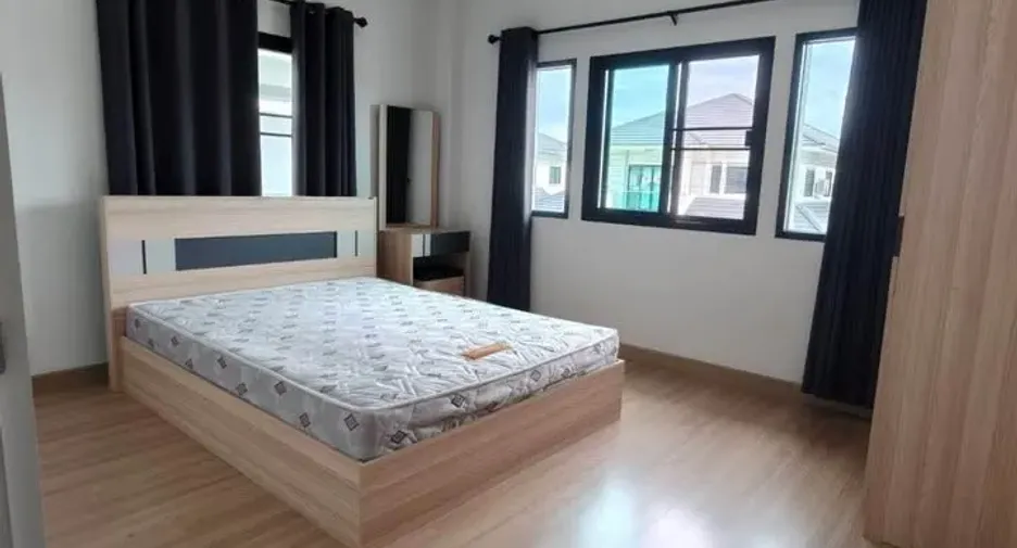 For rent 3 bedrooms house in Saraphi, Chiang Mai
