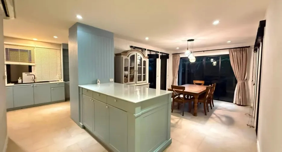 For rent 3 bedrooms villa in Huay Yai, Pattaya