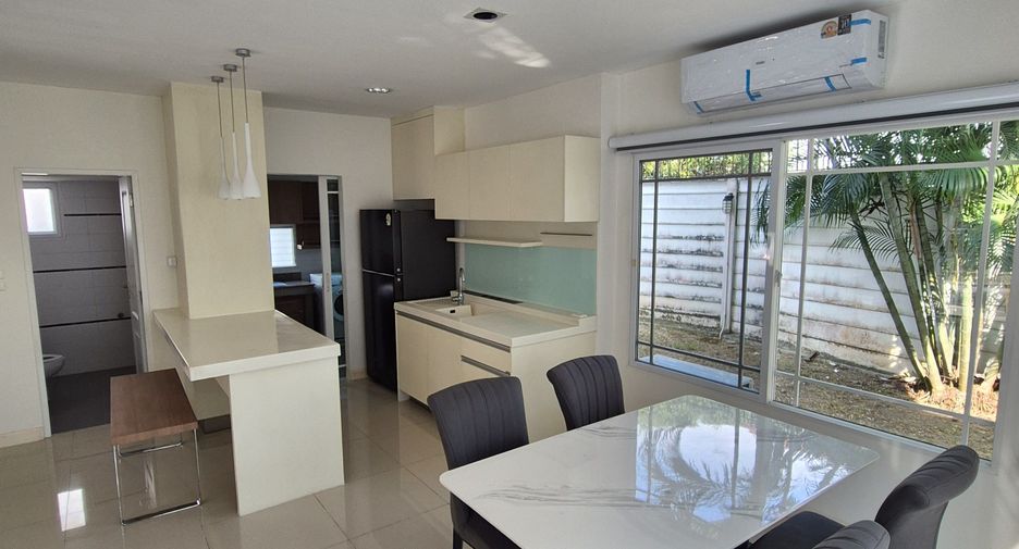 For rent 4 bedrooms house in Mueang Chiang Mai, Chiang Mai