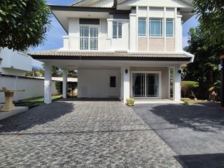 For rent 4 bedrooms house in Mueang Chiang Mai, Chiang Mai