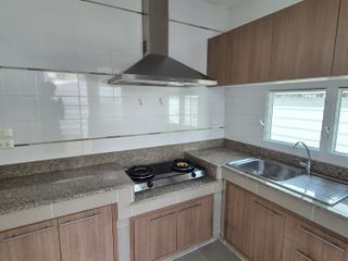 For rent 4 bedrooms house in Mueang Chiang Mai, Chiang Mai