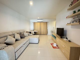 Casa adosada en venta de 3 habitaciones en Bang Phli, Samut Prakan