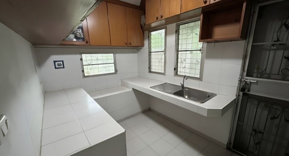 出售 4 卧室 独立屋 在 Nong Khaem, 曼谷